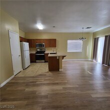 8845 Winter Sky Ave in Las Vegas, NV - Building Photo - Building Photo