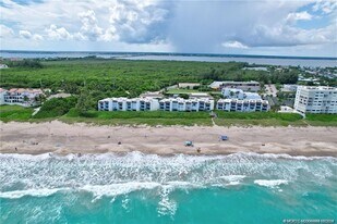 11000 S Ocean Dr in Jensen Beach, FL - Building Photo