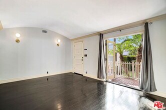 744 N Sierra Bonita Ave in Los Angeles, CA - Building Photo - Building Photo