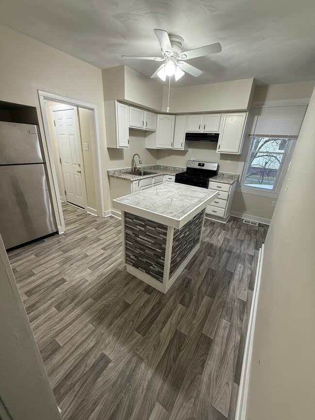 104 Seward Ave in Utica, NY - Building Photo - Building Photo