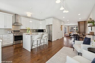 3331 W Crystal St in Chicago, IL - Building Photo - Building Photo