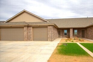1128 N 7th St in Wolfforth, TX - Building Photo