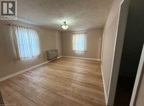 78 Eighth Ave in Brantford, ON - Building Photo - Building Photo