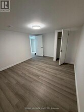 43 Commons Dr in Toronto, ON - Building Photo - Building Photo