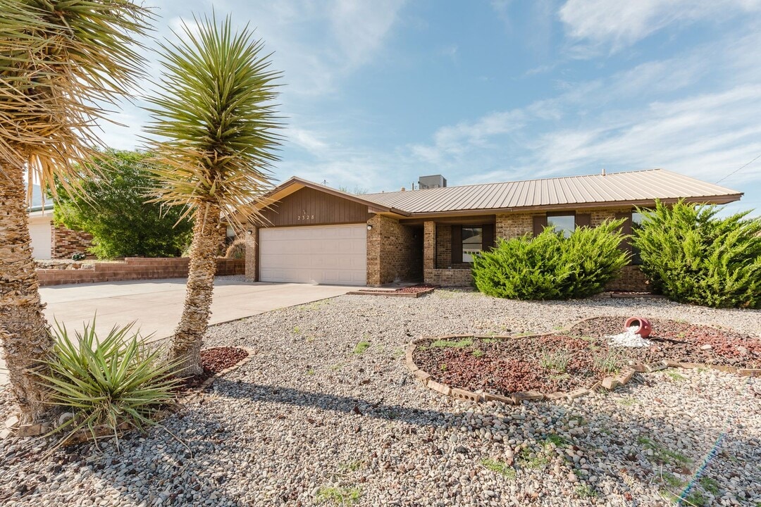 2328 Cam Del Rey in Alamogordo, NM - Building Photo