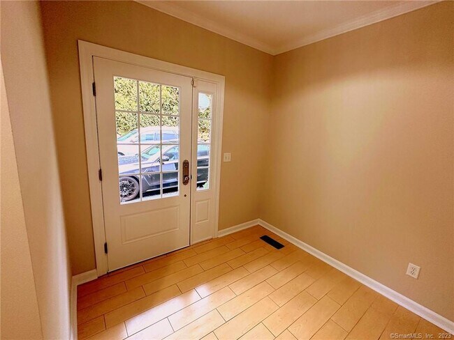 38 Canfield Dr in Shelton, CT - Building Photo - Building Photo