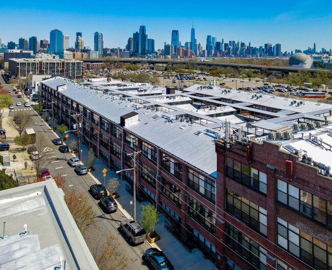 300 Communipaw Ave, Unit 131 in Jersey City, NJ - Building Photo - Building Photo