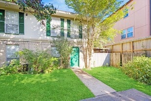 1936 Upland Dr in Houston, TX - Building Photo