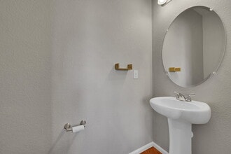 26286 E Byers Pl in Aurora, CO - Building Photo - Building Photo