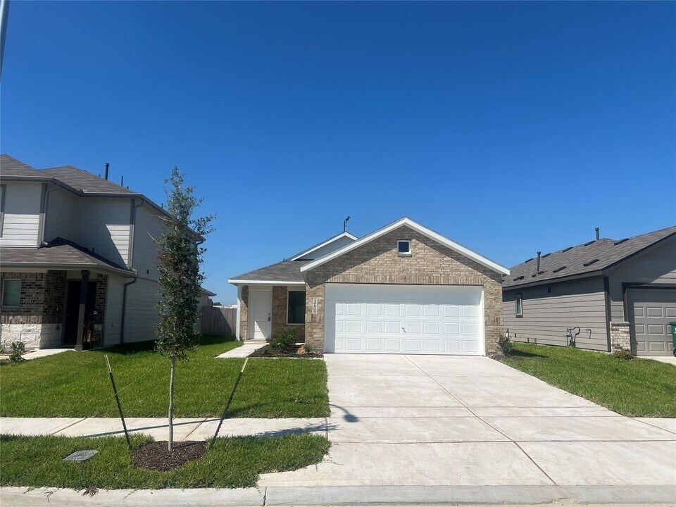 10809 Red Orchid Dr in Houston, TX - Building Photo