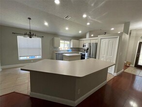 1527 Scotch Pine Dr in Brandon, FL - Building Photo - Building Photo