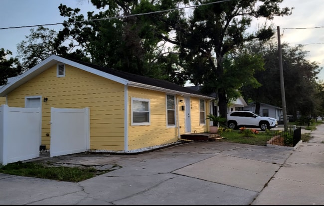 property at 808 W Sligh Ave