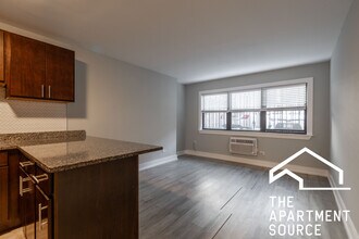 1435 N Dearborn St, Unit B2 in Chicago, IL - Foto de edificio - Building Photo