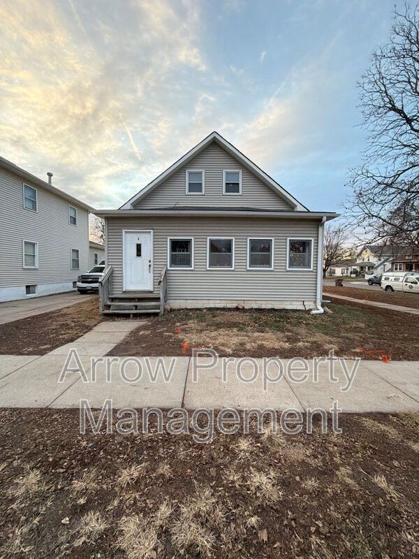 property at 1301 S 10th St