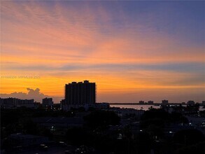 7501 E Treasure Dr in North Bay Village, FL - Building Photo - Building Photo