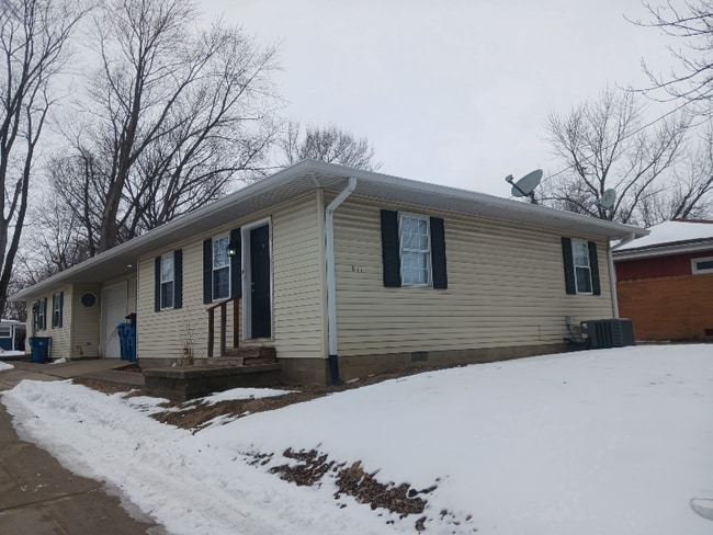 811 Bruns Ln in Springfield, IL - Building Photo - Building Photo
