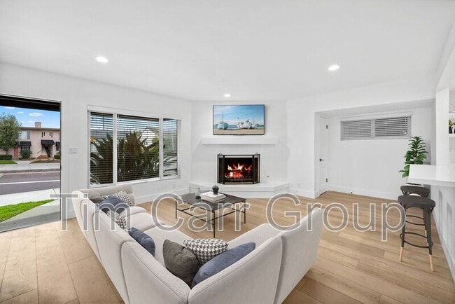 526 Irvine Ave in Newport Beach, CA - Building Photo - Building Photo
