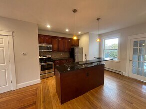 98 Knight St in Providence, RI - Building Photo - Building Photo