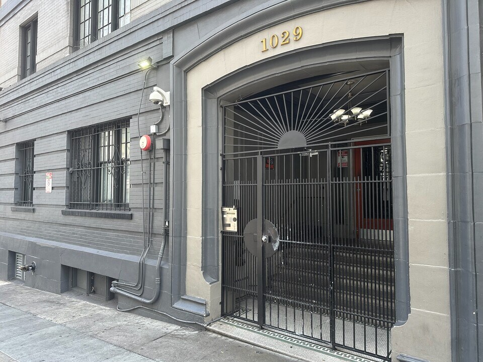 1029 Geary Blvd in San Francisco, CA - Building Photo