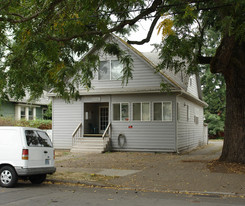 325 14th St SE in Salem, OR - Building Photo