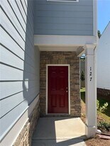 127 Berry Dr in Dawsonville, GA - Building Photo