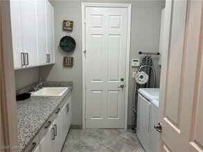 11624 Stonecreek Cir in Ft. Myers, FL - Building Photo - Building Photo