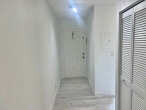 12191 Royal Palm Blvd in Coral Springs, FL - Building Photo - Building Photo