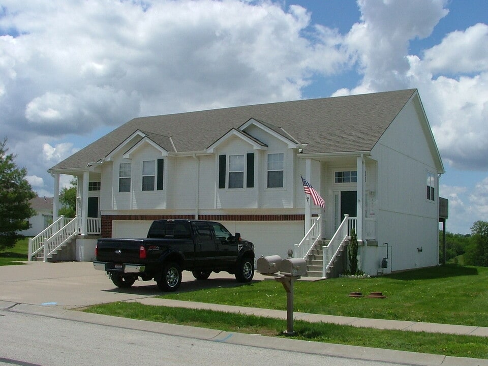 3120 Eagle Ridge Dr, Unit 3120 in Platte City, MO - Foto de edificio