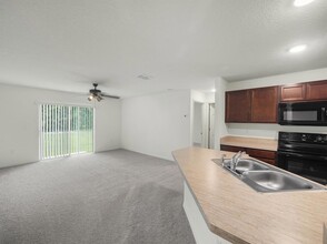 544 SE Whitmore Dr in Port St. Lucie, FL - Building Photo - Building Photo