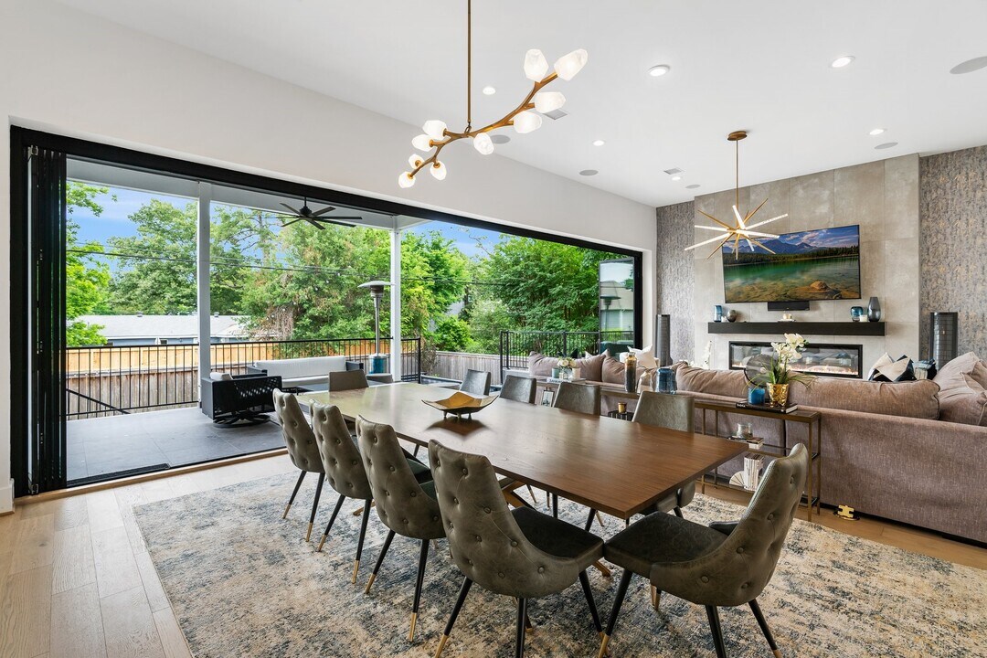 1011 Wynnwood Ln in Houston, TX - Building Photo