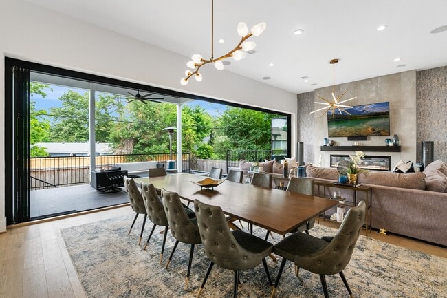 property at 1011 Wynnwood Ln