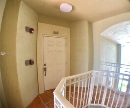 8980 W Flagler St-Unit -209 in Miami, FL - Building Photo - Building Photo