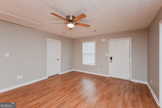 614 Dove Cove in Social Circle, GA - Building Photo - Building Photo