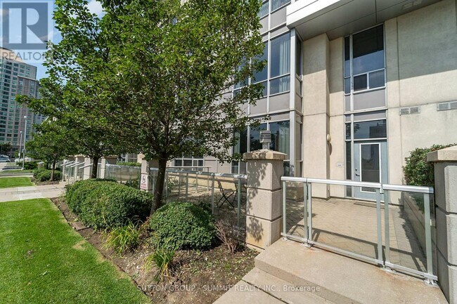 38 Lee Centre Dr in Toronto, ON - Building Photo - Building Photo