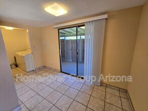 8916 North 11th St in Phoenix, AZ - Foto de edificio - Building Photo