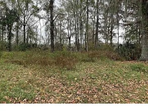 1477 SE Inglewood Ave in Lake City, FL - Foto de edificio - Building Photo