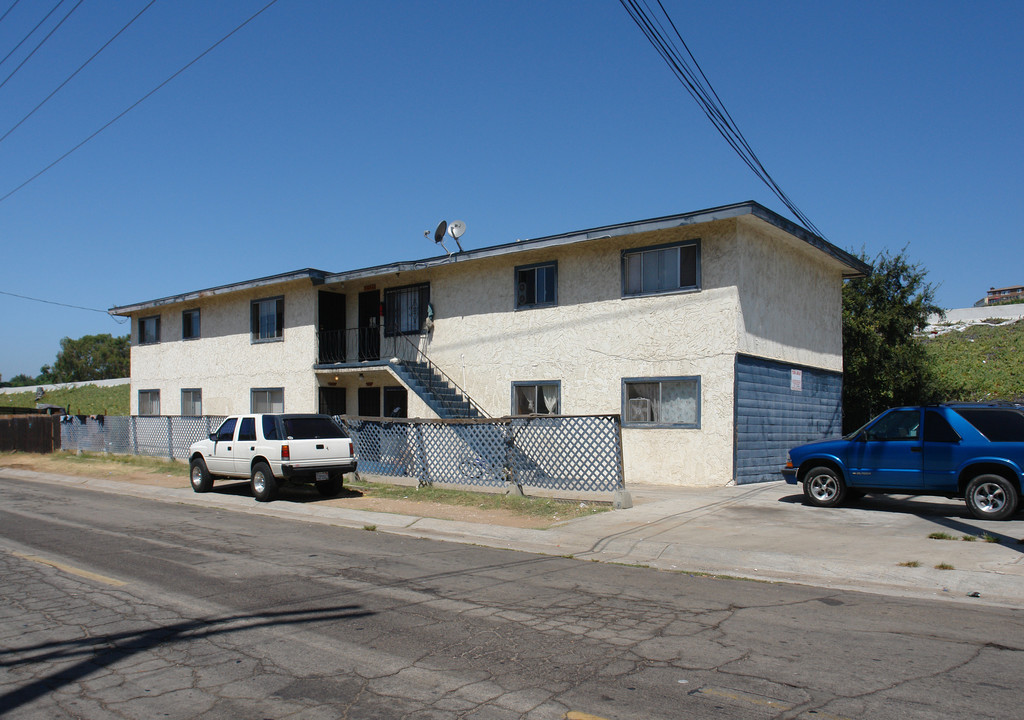 7496 North Ave in Lemon Grove, CA - Building Photo