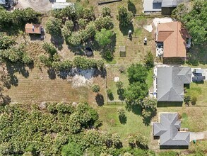 1570 Golden Gate Blvd W in Naples, FL - Building Photo - Building Photo
