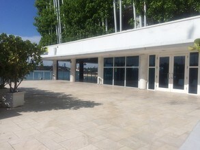 Bentley Bay in Miami Beach, FL - Building Photo - Building Photo