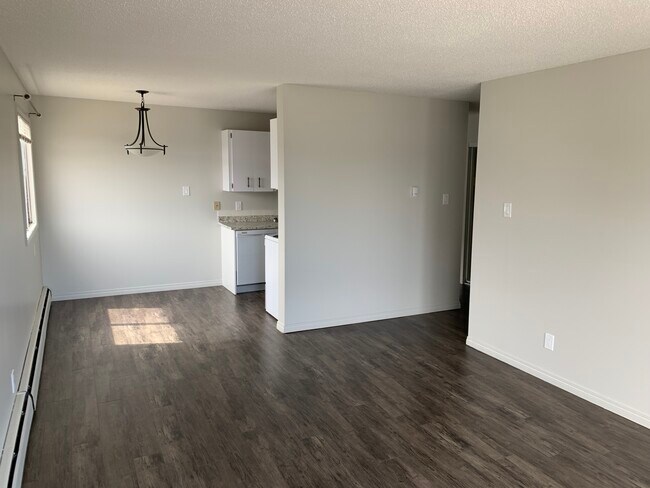 10849 117 St NW in Edmonton, AB - Building Photo - Building Photo