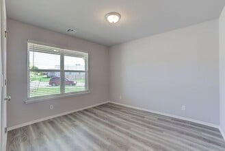 2005 W Charlotte Pl in Broken Arrow, OK - Building Photo - Building Photo