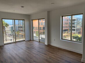 801 W Hawthorn St in San Diego, CA - Building Photo - Building Photo