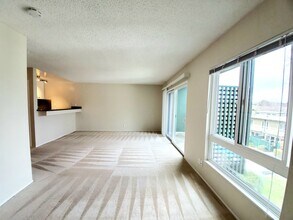 928 Peninsula Ave in San Mateo, CA - Building Photo - Building Photo