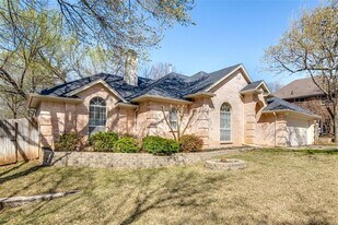 1214 Sandhurst Ct in Grapevine, TX - Building Photo