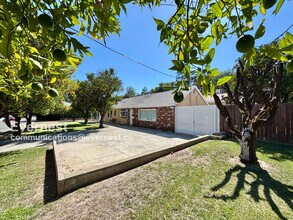 11005 Shoshone Ave in Los Angeles, CA - Building Photo - Building Photo