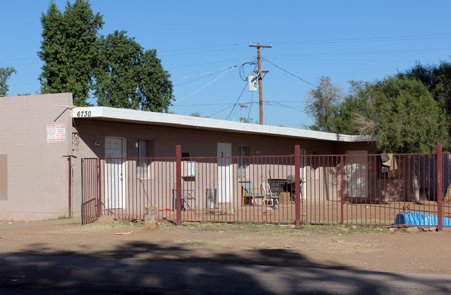 6730 W Palmaire Ave in Glendale, AZ - Building Photo - Building Photo