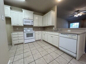 511 N Clinton Ave in Lubbock, TX - Building Photo - Building Photo