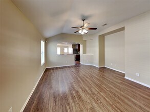 8119 Silent Deep Dr in Rosenberg, TX - Building Photo - Building Photo