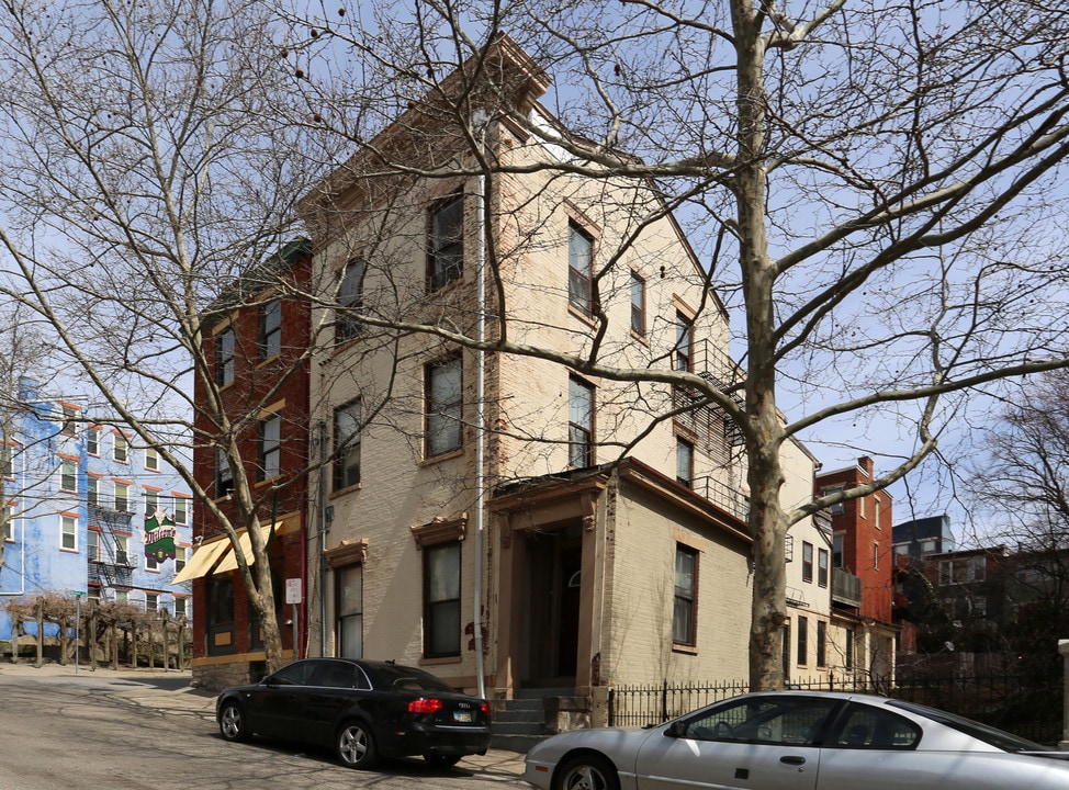 1622 Sycamore in Cincinnati, OH - Building Photo