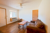 202 Cottage Ave, Unit #2 in Normal, IL - Foto de edificio - Building Photo